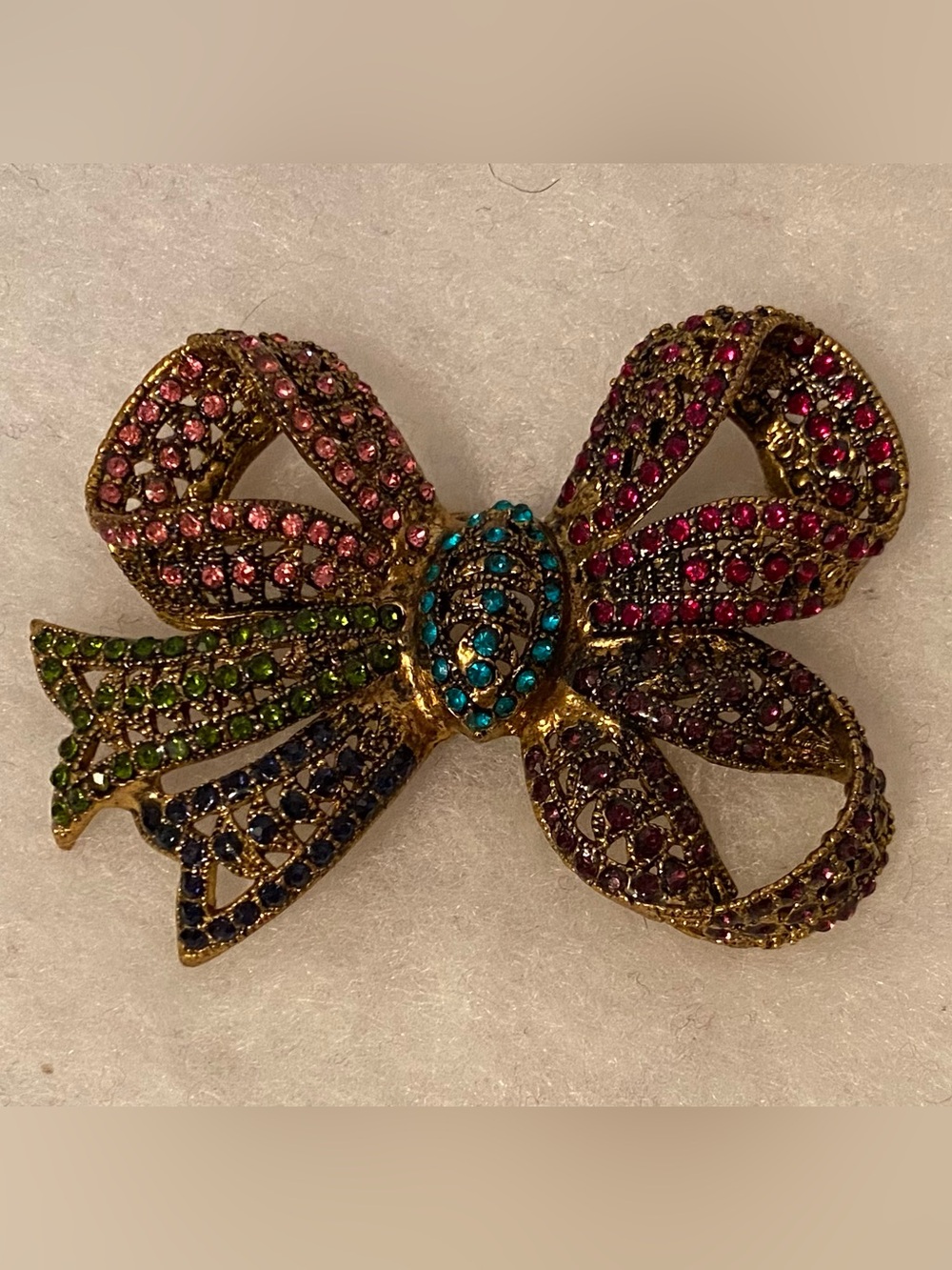 BROOCH LARGE BOW GOLD TONE PINK BLUE PURPLE GREEN RED CRYSTALS